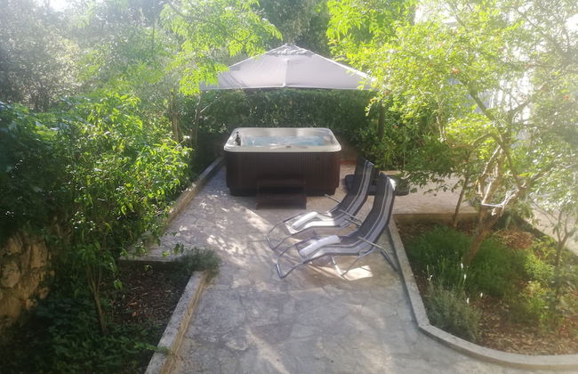 Deluxe Two-bedroom Apartment With a Jacuzzi Large Terrace With Garden - Foto 17