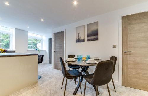 2-Bedroom Contractor Stay - Gated Parking & Fast WiFi - Photo 16