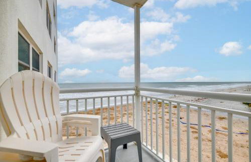 Direct Beach Access and View Satellite Beach Condo! - Foto 2