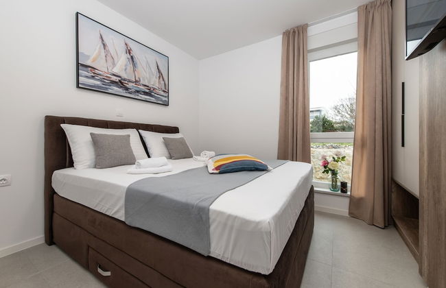 Apartments Mare B with pool - Photo 19