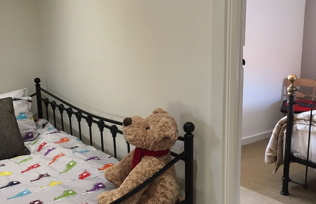 Impeccable Cottage Suitable for 2 Adults & 1 Child - Foto 3