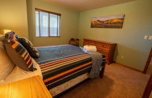 Bear Creek Lodge - Spa - Fire Table - 3min to Trails - Foto 29