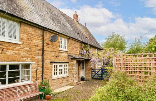 Cosy 2BD Cottage in Oxfordshire - Near Daylesford! - Photo 56