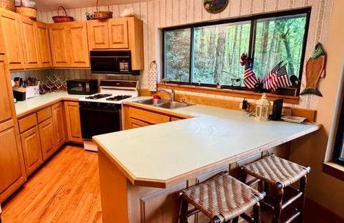 Lakefront Home with Private Dock on Lake Glenville - Foto 11