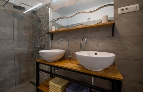 Stone House Marin - Photo 31