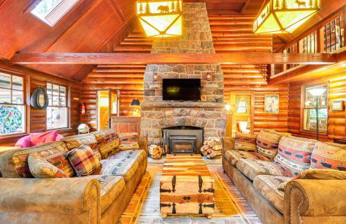 Forested Minikahda Lodge with Hot Tub Near Mt Hood - Foto 1