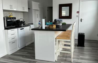 Modern Studio Flat in Bramhall - Photo 2