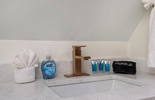 Cozy Home near Downtown - Close to Nulu - Sleeps 6 - Foto 30