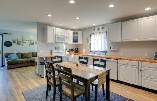 Walk to Fishing Pier, Newport Home with Deck! - Foto 2