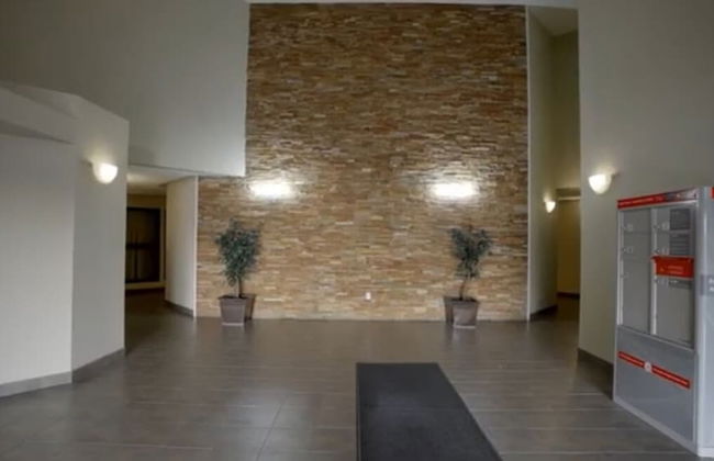 MainFloorCondo CozyFurnished Independent - Photo 17