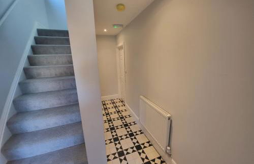 High Spec Large 6 Bedroom House! - Foto 7