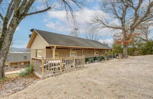 Lake and Trail Access Cape Fair Cottage with Deck - Foto 24