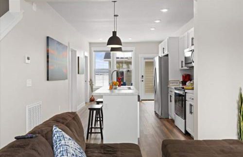 Crash with Class in this Townhome - Foto 13