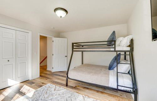 Spacious Home with Swim Spa and Deck in Medford! - Foto 24