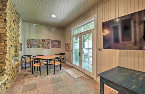 Luxe Barndominium with Home Gym, Theater, and More! - Foto 29