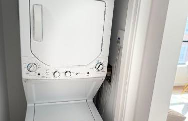 Modern & Spacious 2BR Apartment with Gym & Parking - Photo 26