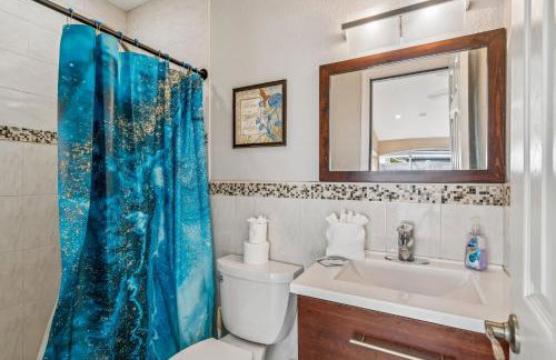 3br,3ba home near Downtown and Airport, Walk to the Stadium - Foto 46