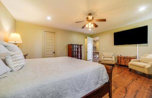 Hot Tub and Water Views Lake Glenville Home! - Foto 25