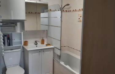 Appartement en rez-de jardin à 50m de la mer! - Photo 9