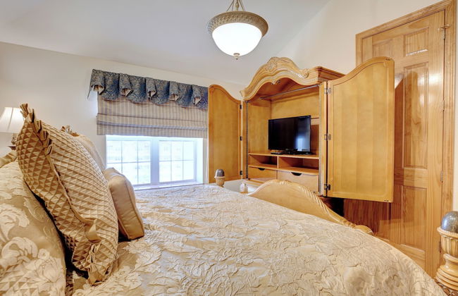 Grand Crowne Resort - Photo 22