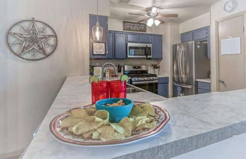 Kerrville Hidden Gem With Firepit and Grill - Great Location - Foto 37