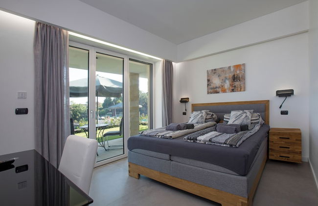 Villa Rita Pool & Spa - Photo 3