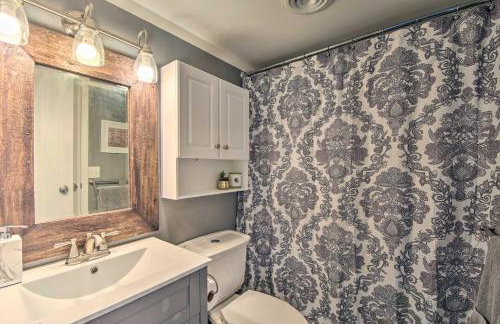 Designer Retreat with Pool, Golf and Beach Access! - Foto 12