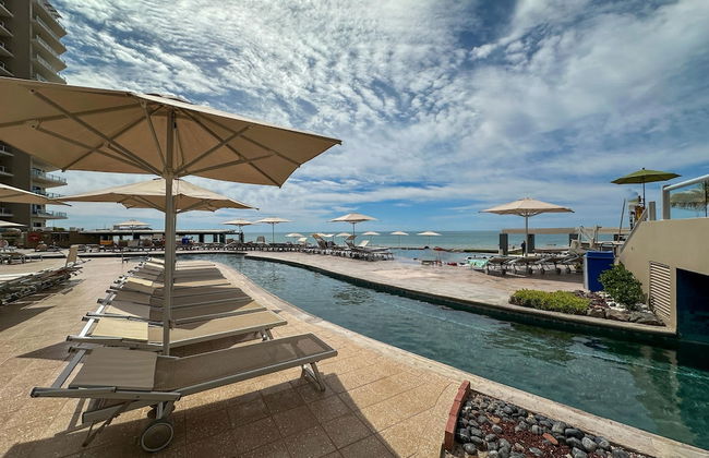 Oceanfront Vibes Iconic Beachside Getaway - Foto 55