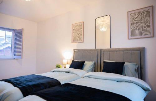 Luxurious 3-Story Townhouse, sleeps up to 10! - Foto 6