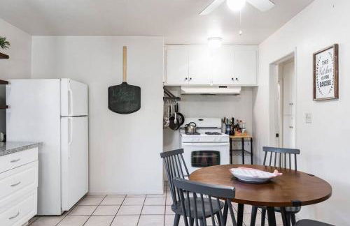 Casa Italia -2BR- FREE Driveway parking for 2 cars - Foto 8