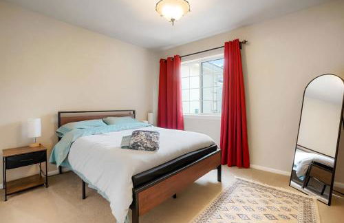 Denver Retreat Home with Stunning Lake, Mountain Views and Luxury Amenities - Foto 37