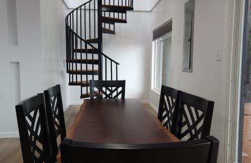 Unique 3-bed Lakefront Container Home - Foto 4