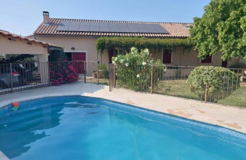 Mas La Gentille ,,, à la campagne , beautiful outdoor , swimming pool , pool house , Nice green Garden , BBQ ,,, only for you , pour passer un séjour inoubliable - Photo 3