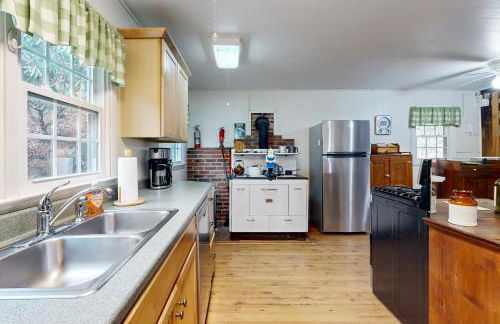 1 Bed 1 Bath Vacation home in Sylva - Foto 12