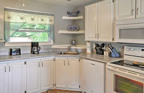 Mayfield Home with Private Dock on Lake Sacandaga! - Foto 10