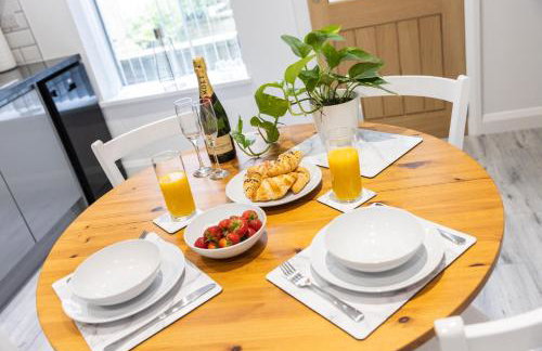 Hebden Bridge Haven - Stylish, Cosy, Canal Side, Pet Friendly - Photo 4