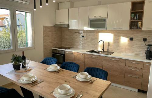 Jolie Ann Marie apartment - Photo 27