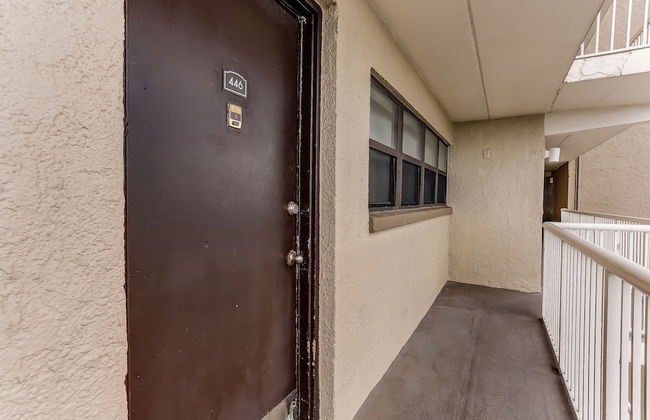 Tastefully Decorated Condo with Scenic Beach Views by RedAwning - Foto 50