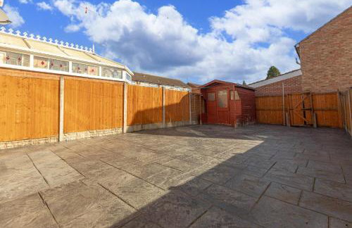 Spacious 4 Bed House in Exhall, Sleeps 7 - Foto 31