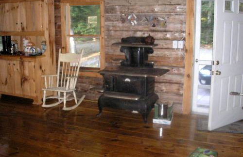 Amazing Lakefront Cabin in the Woodlands near Bangor, Maine - Foto 15