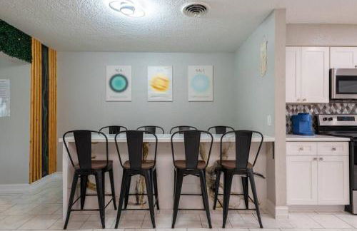 Cruise Haven with Pool, 15 Min to Port Canav & Beach - Foto 2