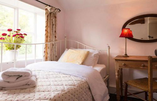 Farm Cottage a cute C17th cottage a walk across the fields to a great pub - Foto 30