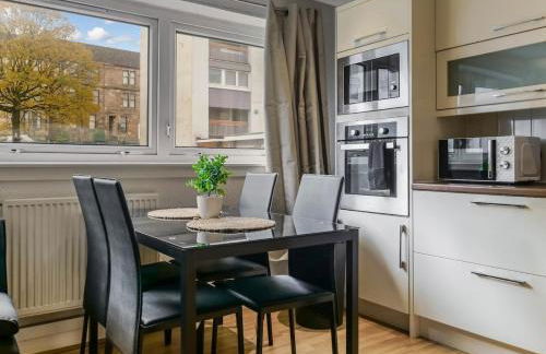 Free Parking - 3 Bedrooms - Sleeps 7 - Airport - Foto 15