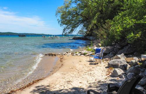 Fireplace! Waterfront Gem Near Leelanau Wine Trail - Foto 4