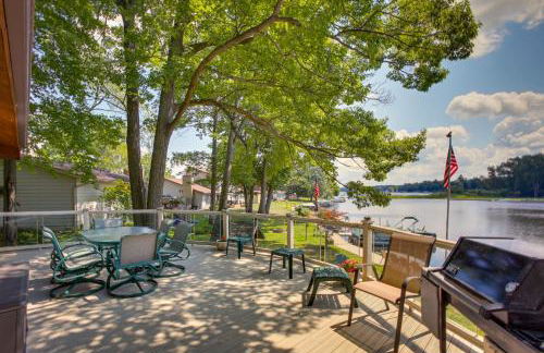 Sauna and Fireplaces! Lakefront Cadillac Retreat - Foto 3