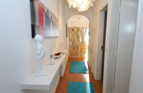 Yellow Submarine on the seafront - Foto 6