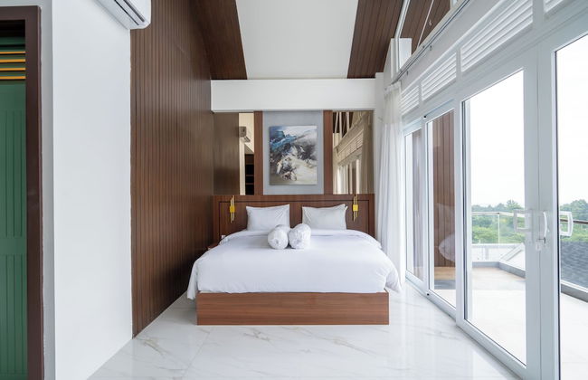 Royal Urban Resort - Photo 1