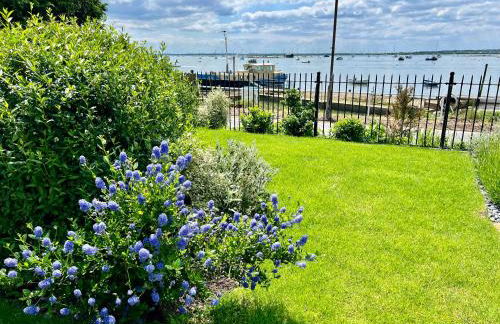 Cosy Coastal 2-Bedroom Cottage with Hot Tub and Log Burner - Foto 21