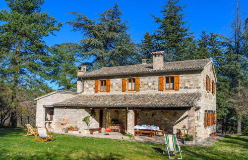 4 Bedroom Beautiful Home In Acqualagna - Foto 1