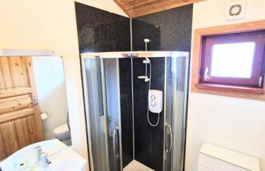 Kingfisher Lodge - Private Hot Tub - Infrared Sauna - Dog Friendly - Photo 22